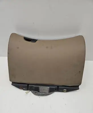 Volvo V70 Glove box 8650374 3865