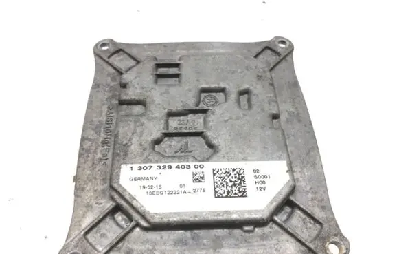 Peugeot 308 SW Voltage converter/converter module 130732940300