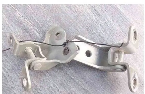 Pontiac Vibe Front door hinge set 