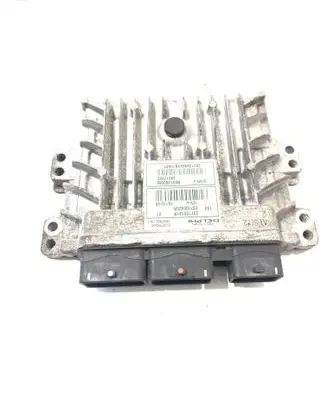 Renault Megane III Engine control unit/module 237100121R 237100425R R0413B006E
