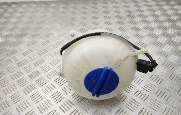 Volkswagen Transporter - Caravelle T6 Coolant expansion tank/reservoir 7E0121407D