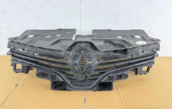 Renault Clio IV Front bumper upper radiator grill 622562901R