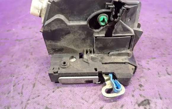 Land Rover Freelander Front door lock