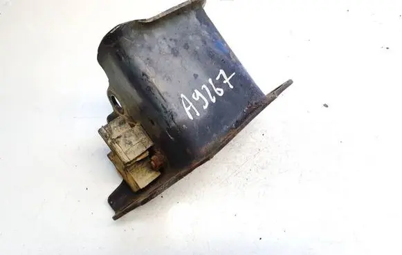 Honda CR-V Engine mounting bracket