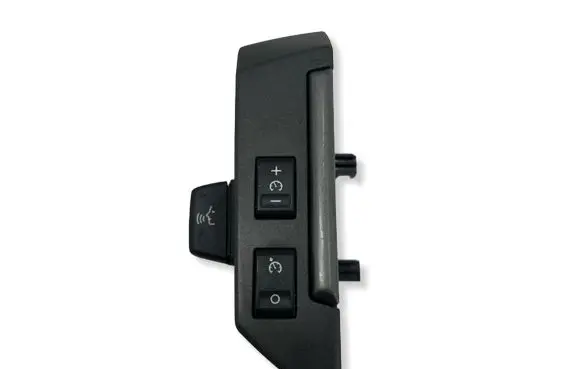 Land Rover Discovery 3 - LR3 Steering wheel buttons/switches XPD500601WVH