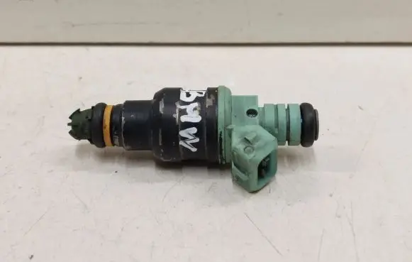 BMW 5 E39 Fuel injector 0280150415