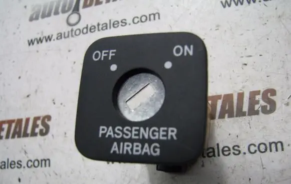 Passenger airbag on/off switch
