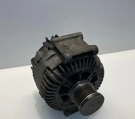 Mercedes-Benz E W211 Generator/alternator A6421540402 108085945 TG17C03C