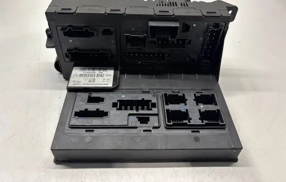 Mercedes-Benz E W211 SAM control unit 2115453901