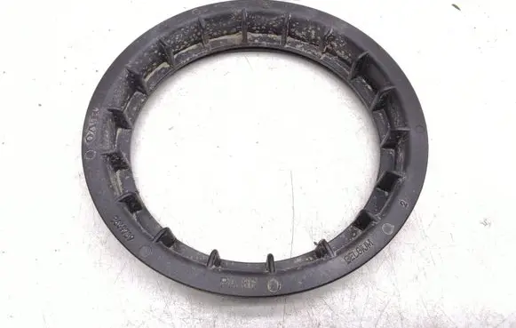 Volvo V70 In tank fuel pump screw locking ring/nut 8649739