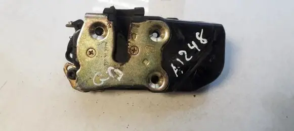 Chrysler 300M Rear door lock