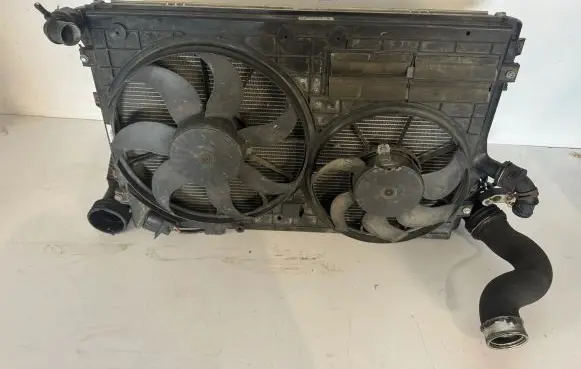 Volkswagen Jetta V Radiator set 3AA121253 1K0121205G