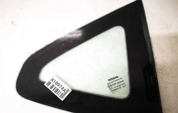 Nissan Qashqai Rear side window as2