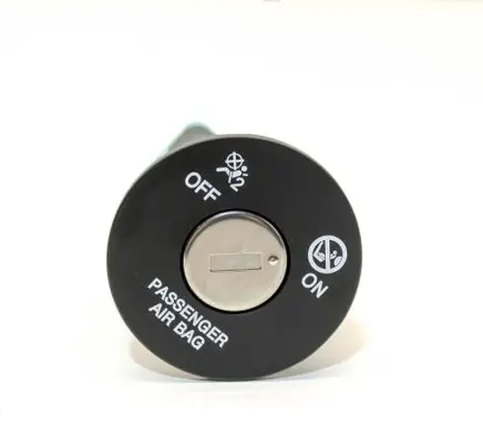 KIA Ceed Passenger airbag on/off switch 