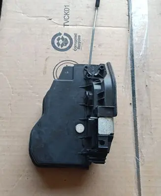 BMW X5 E70 Rear door lock 7202147