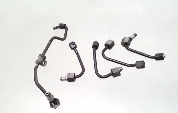 Fuel injector supply line/pipe