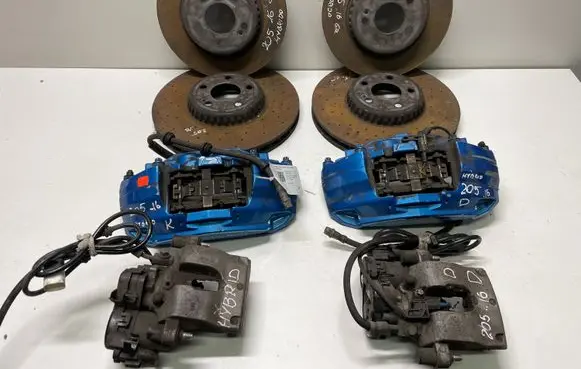 Mercedes-Benz C W205 Brake discs and calipers set 16E1520497R