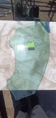 Volkswagen PASSAT B5 Front door window glass four-door 1212123