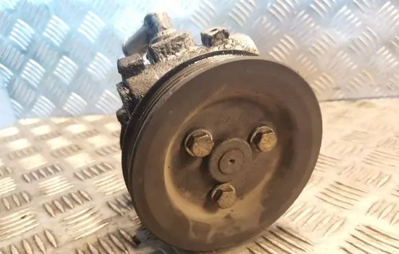 BMW 7 E38 Power steering pump 1093400 1093579