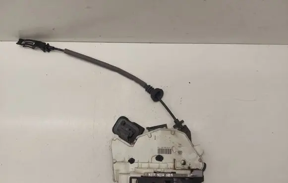 Volkswagen Golf VII Rear door lock 5K4839016R