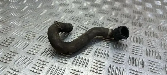 Volkswagen PASSAT B8 Engine coolant pipe/hose