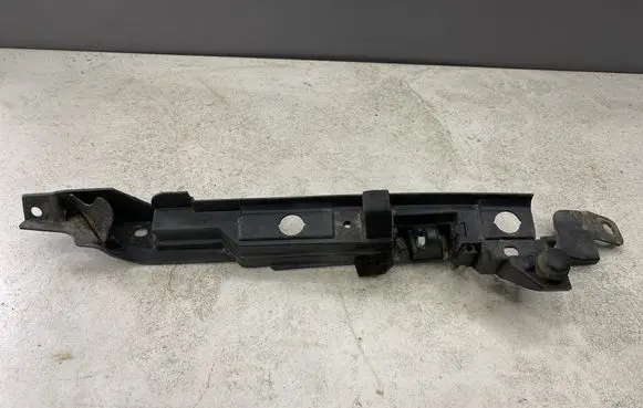 Opel Corsa D Fender mounting bracket 13266903 600002190