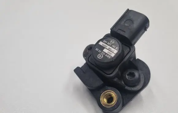 Mercedes-Benz Sprinter W907 W910 Air pressure sensor A0101537228 0101537228 0261230440