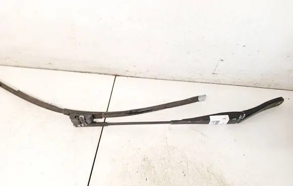Opel Astra H Front wiper blade arm 13111219