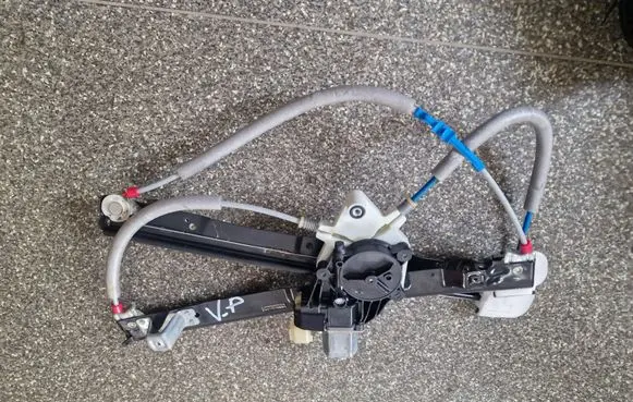 Ford B-MAX Front door window regulator with motor AV1114A389L4