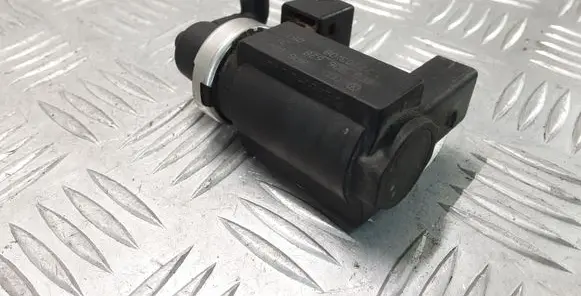 Audi A4 S4 B7 8E 8H Vacuum valve 4E0906628