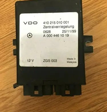 Mercedes-Benz Vito Viano W638 Door central lock control unit/module A0004461019