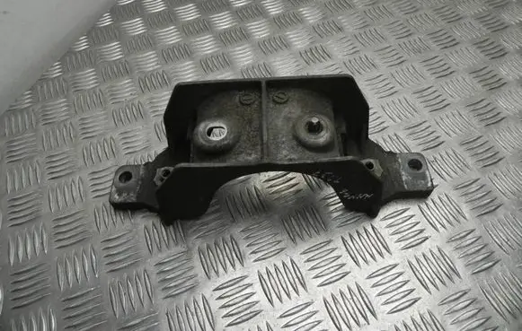 Land Rover Range Rover L405 Engine mounting bracket CPLA4A315AA VD16831