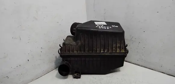 KIA Carens I Air filter box