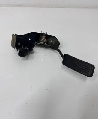 Toyota Avensis T250 Accelerator throttle pedal 7811135030