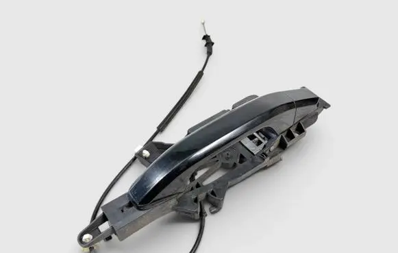 Chevrolet Suburban Front door exterior handle 