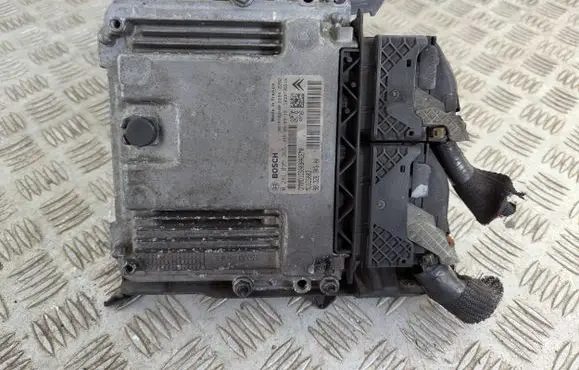 Opel Combo E Engine control unit/module 9818703480 0281035365