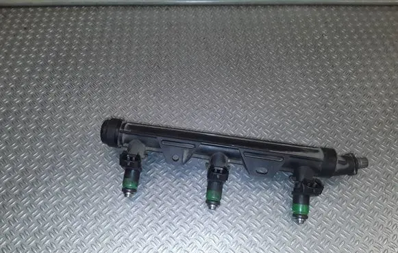 Volkswagen Polo IV 9N3 Fuel injectors set 03E133320A 03E906031