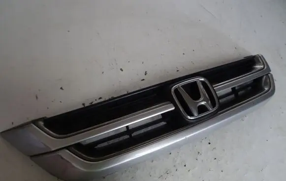 Honda CR-V ACC Distronic radar sensor grill/trim 
