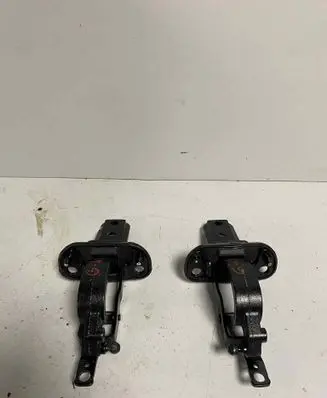 Volvo V70 Tailgate/trunk/boot hinge 31298103 31298104