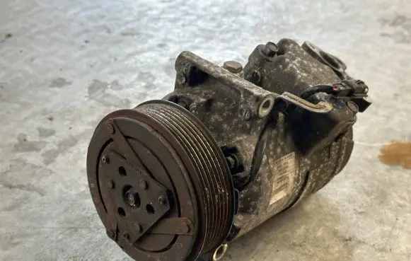 Nissan Qashqai+2 Air conditioning (A/C) compressor (pump) 92600BB60A