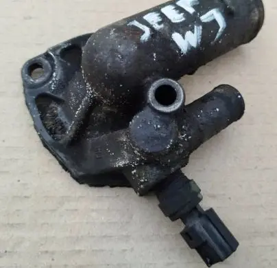 Jeep Grand Cherokee (WJ) Thermostat housing 