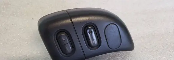Renault Laguna I Glove box opening button 23705
