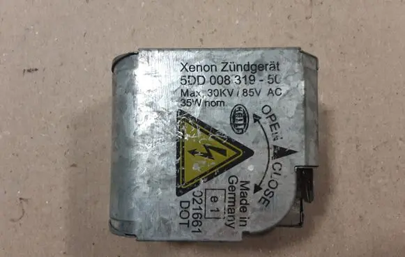 Mercedes-Benz E W211 Xenon control unit/module 5DD00831950