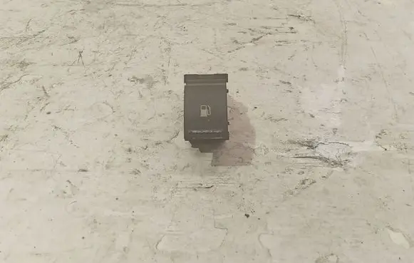 Volkswagen Touran I Fuel tank opening switch 1T0959833