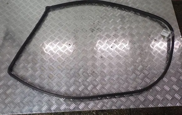 Subaru Forester SH Rubber seal rear door