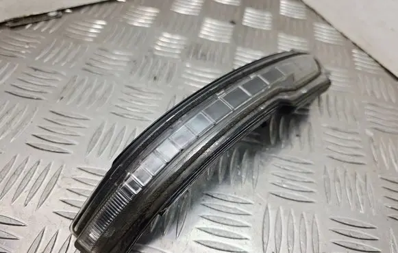 Nissan Navara D23 Mirror indicator light 