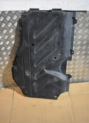 Mercedes-Benz GLE W167 Engine splash shield/under tray A1676808403