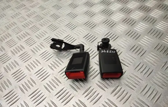 Volkswagen Touareg II Rear seatbelt buckle 7P0857740 7P0857754