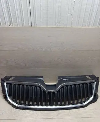 Skoda Octavia Mk3 (5E) Front bumper upper radiator grill 5E0853651