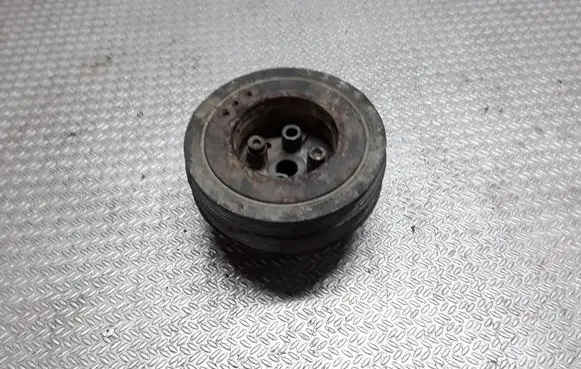 Volkswagen PASSAT B5.5 Crankshaft pulley 038105243F